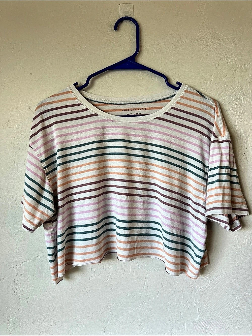 American Eagle Striped Cropped Tee in White & Pink Size Medium Like New